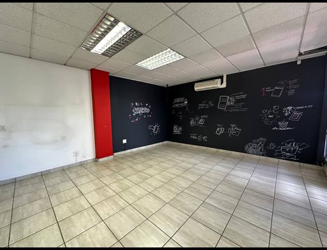 313M² OFFICE TO LET IN WOODMEAD